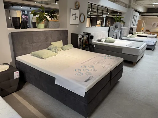 Boxspringbett TRAUMSCHLAF mit Stauraum